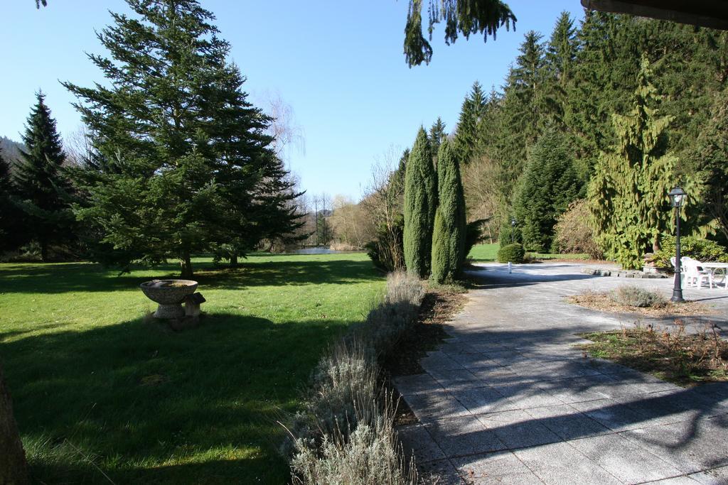 Park Hotel Am Schloss Ettringen  Ngoại thất bức ảnh
