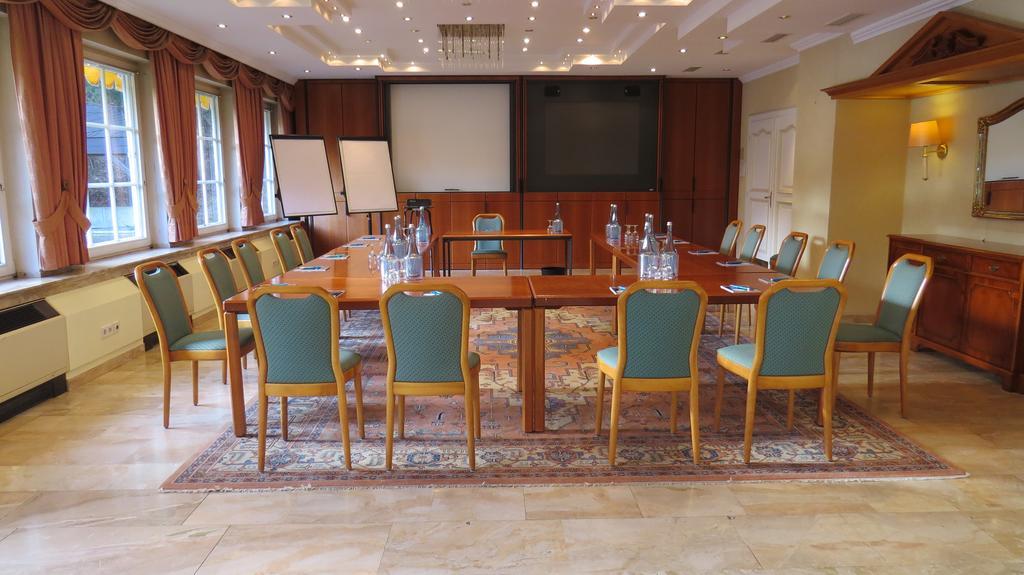 Park Hotel Am Schloss Ettringen  Ngoại thất bức ảnh