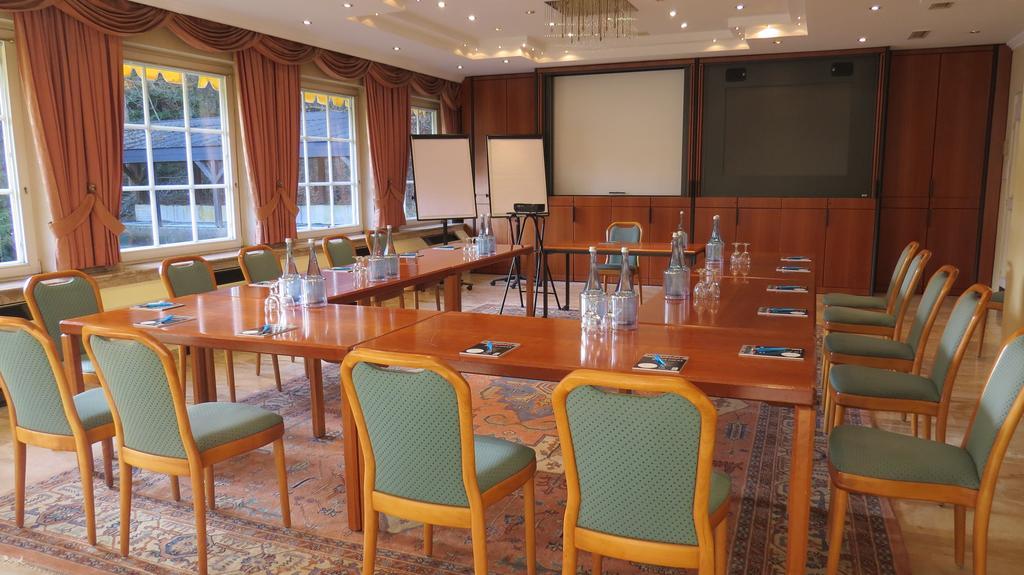 Park Hotel Am Schloss Ettringen  Ngoại thất bức ảnh